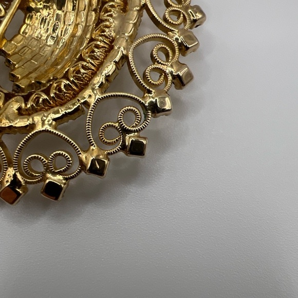 Vintage Gold Filigree Brooch Colorful Aurora Borealis Rhinestones Ornate Pin - Picture 6 of 8